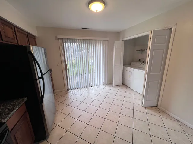 $1,575 | 1227 Marywood Court, Aurora, IL 60505