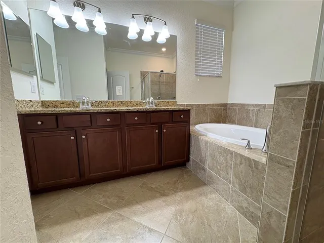 $2,650 | 530 Fire Bush Court, Bradenton, FL 34212