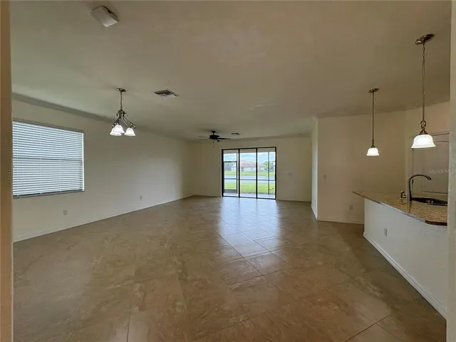 $2,650 | 530 Fire Bush Court, Bradenton, FL 34212