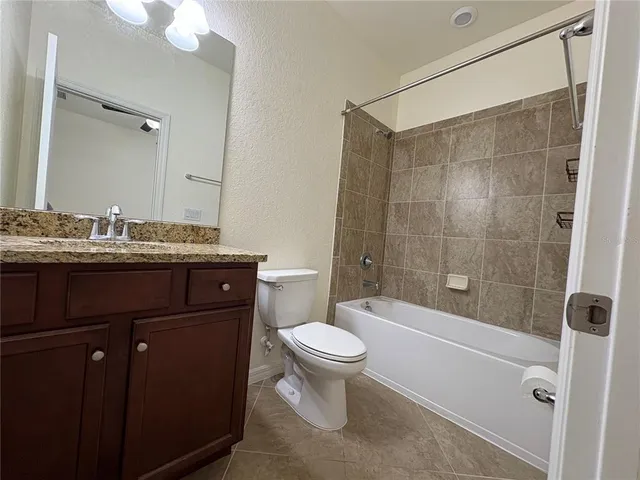 $2,650 | 530 Fire Bush Court, Bradenton, FL 34212