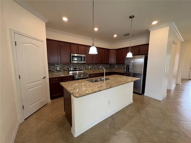 $2,650 | 530 Fire Bush Court, Bradenton, FL 34212