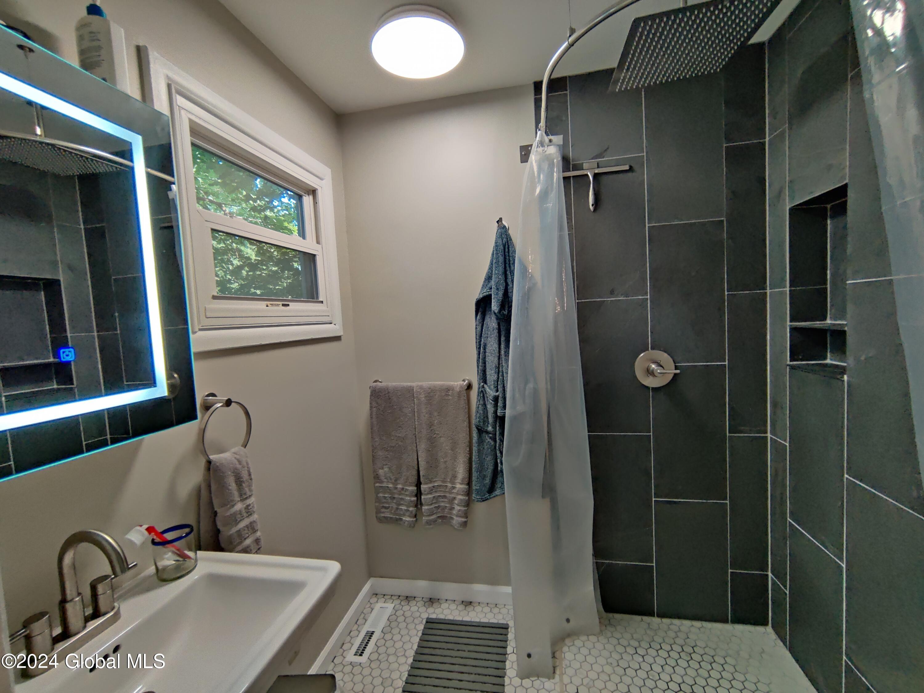 1992 10th Street Rensselaer, NY 12144 - Photo 10 of 16 Bathroom