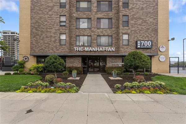 $182,500 | 700 East 8th Street, Unit 16J, Kansas City, MO 64106