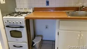 $1,900 | 93-22 243rd Street, Unit 1 | Queens Village