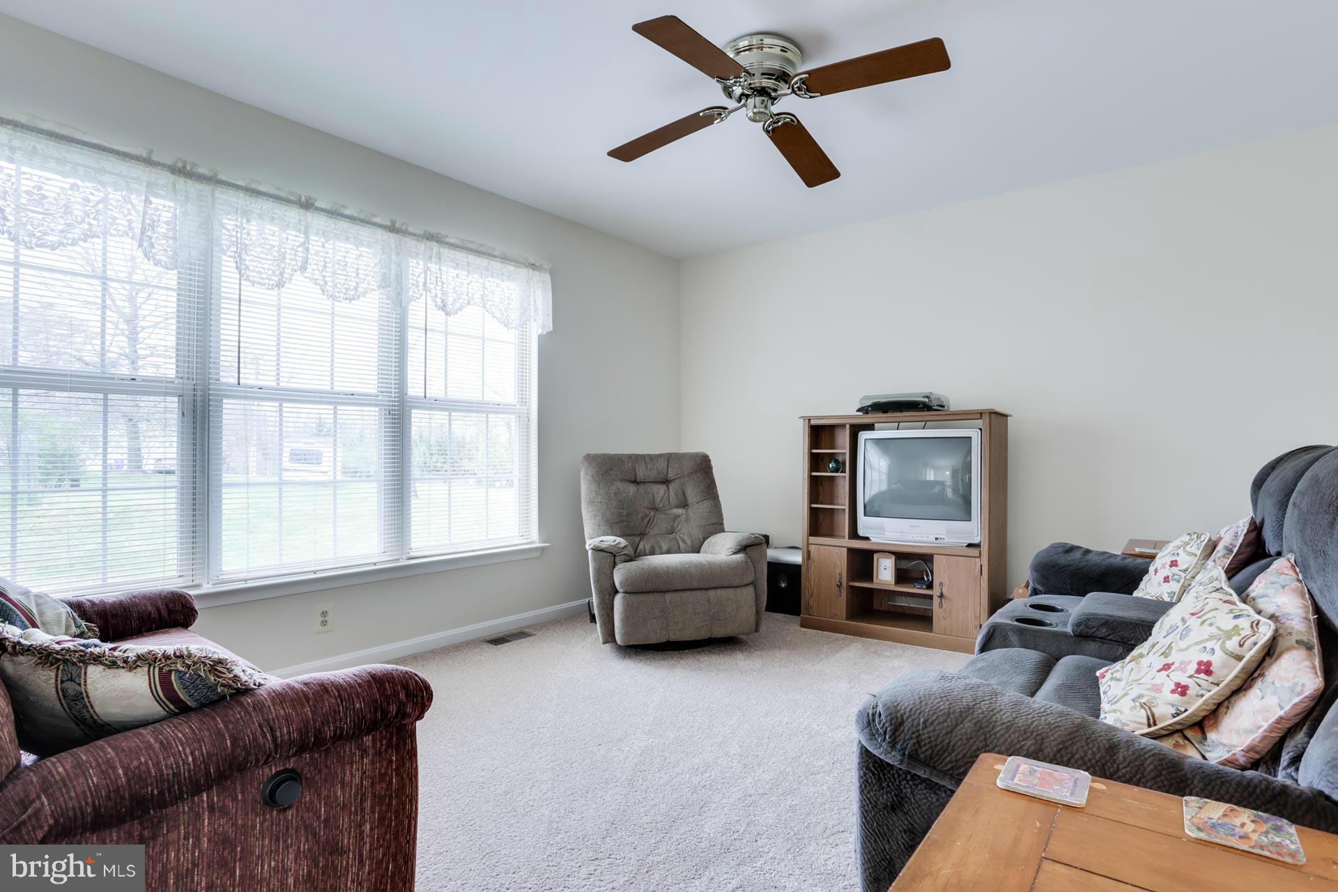 9494 Ridgeview Drive Columbia, MD 21046 - Photo 13 of 25 Family Room