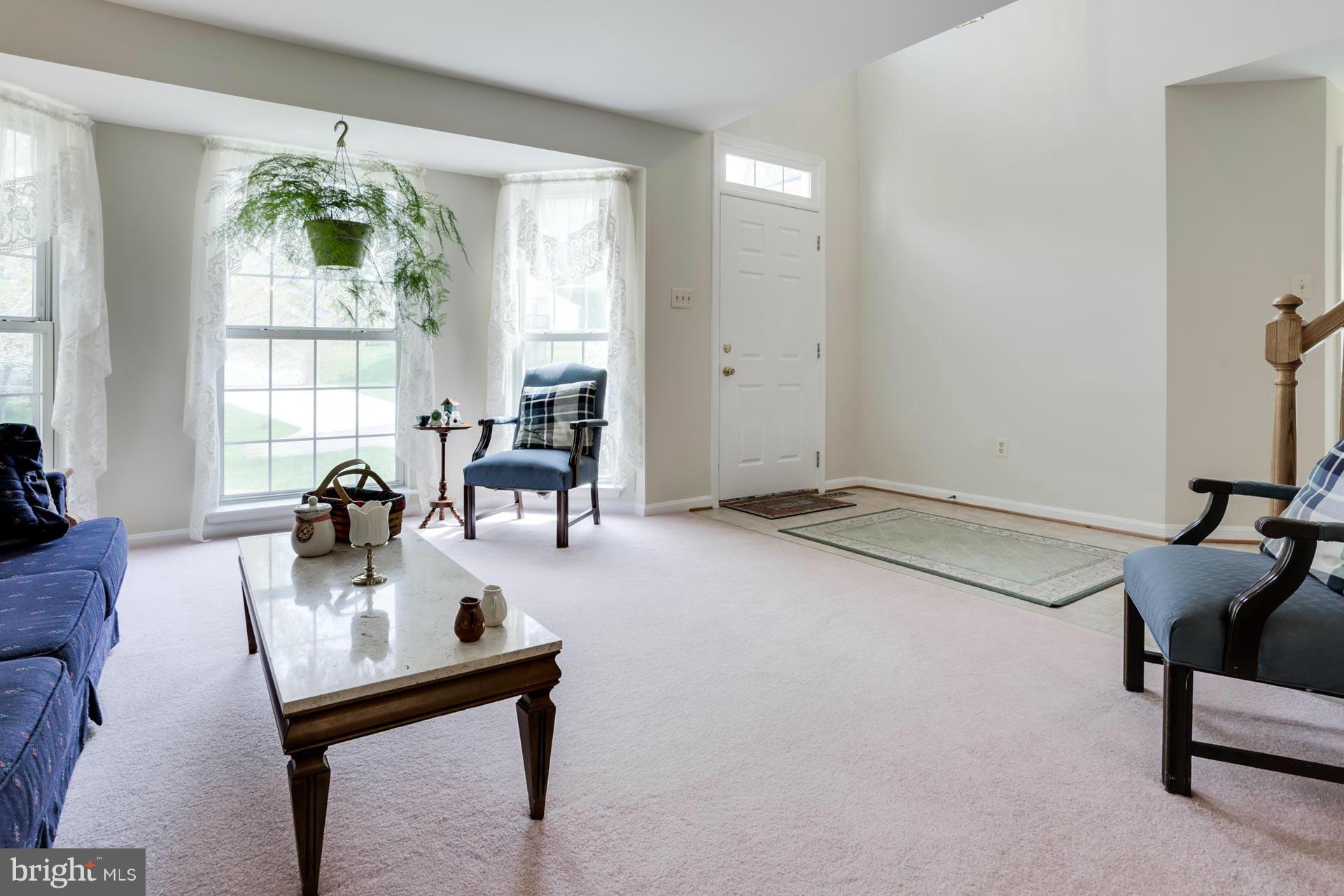 9494 Ridgeview Drive Columbia, MD 21046 - Photo 4 of 25 Living Room