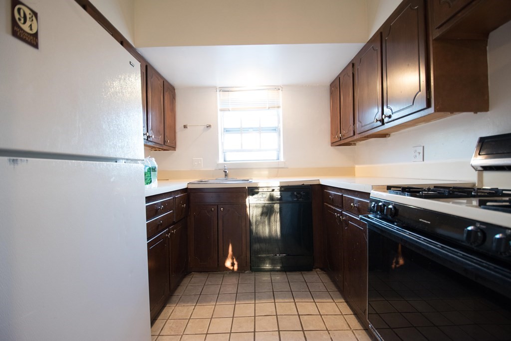 215 Lake Shore Road, Unit 4 Boston, MA 02135 - Photo 2 of 6