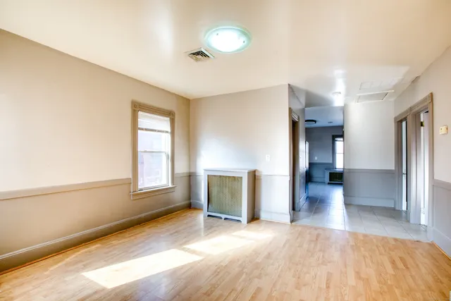 $1,550 | 103 Hungerford Street, Hartford, CT 06106