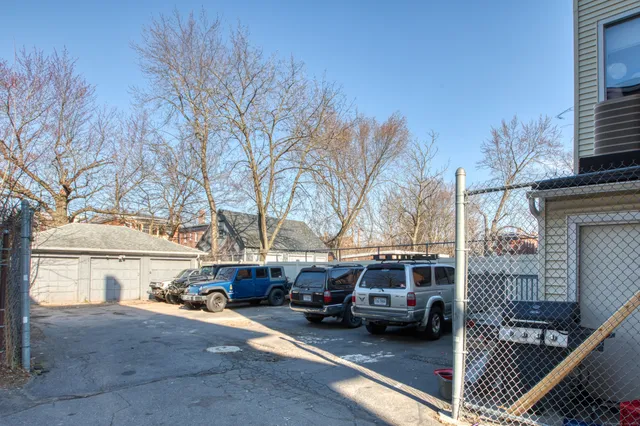 $1,550 | 103 Hungerford Street, Hartford, CT 06106