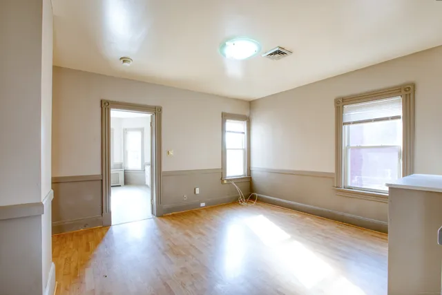 $1,550 | 103 Hungerford Street, Hartford, CT 06106