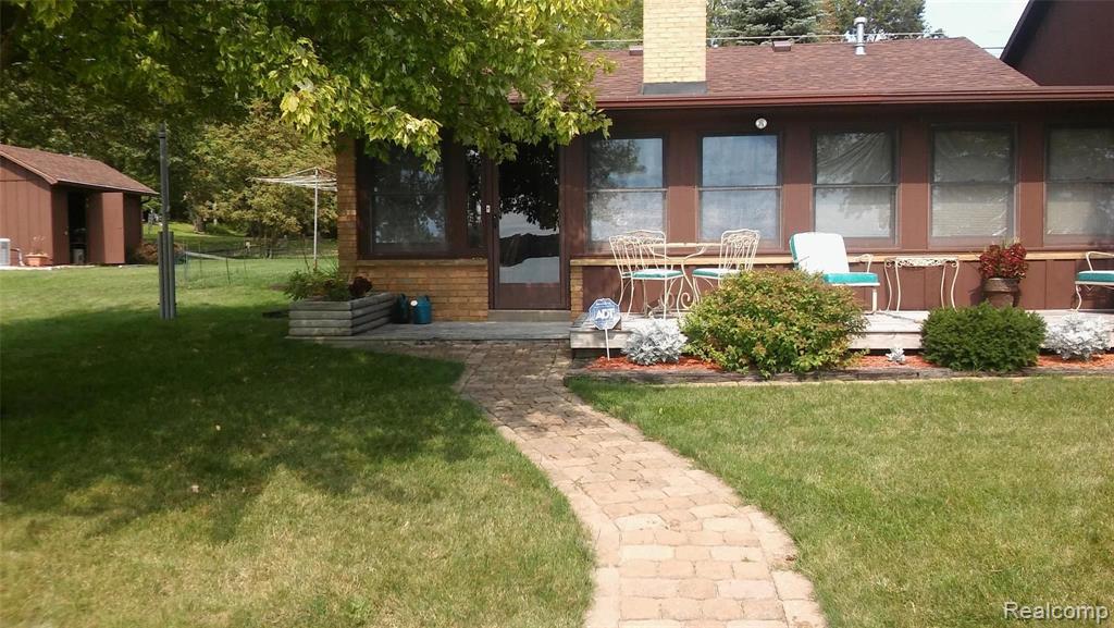 9421 Anne Street Pinckney, MI 48169 - Photo 3 of 26