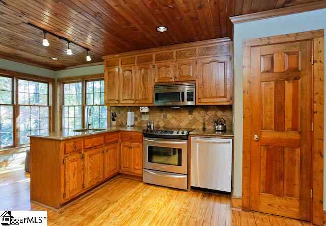 110 Robin Road Greenville, SC 29609 - Photo 7 of 25
