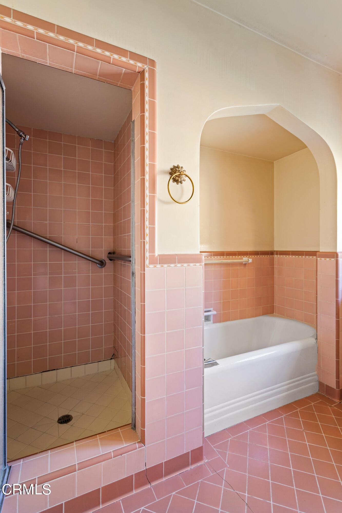 1350 Cleveland Road Glendale, CA 91202 - Photo 31 of 39 a bathroom with a bathtub and a shower