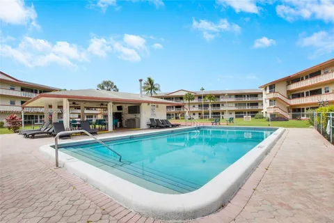 $112,000 | 5300 Washington Street, Unit O224, Hollywood, FL 33021