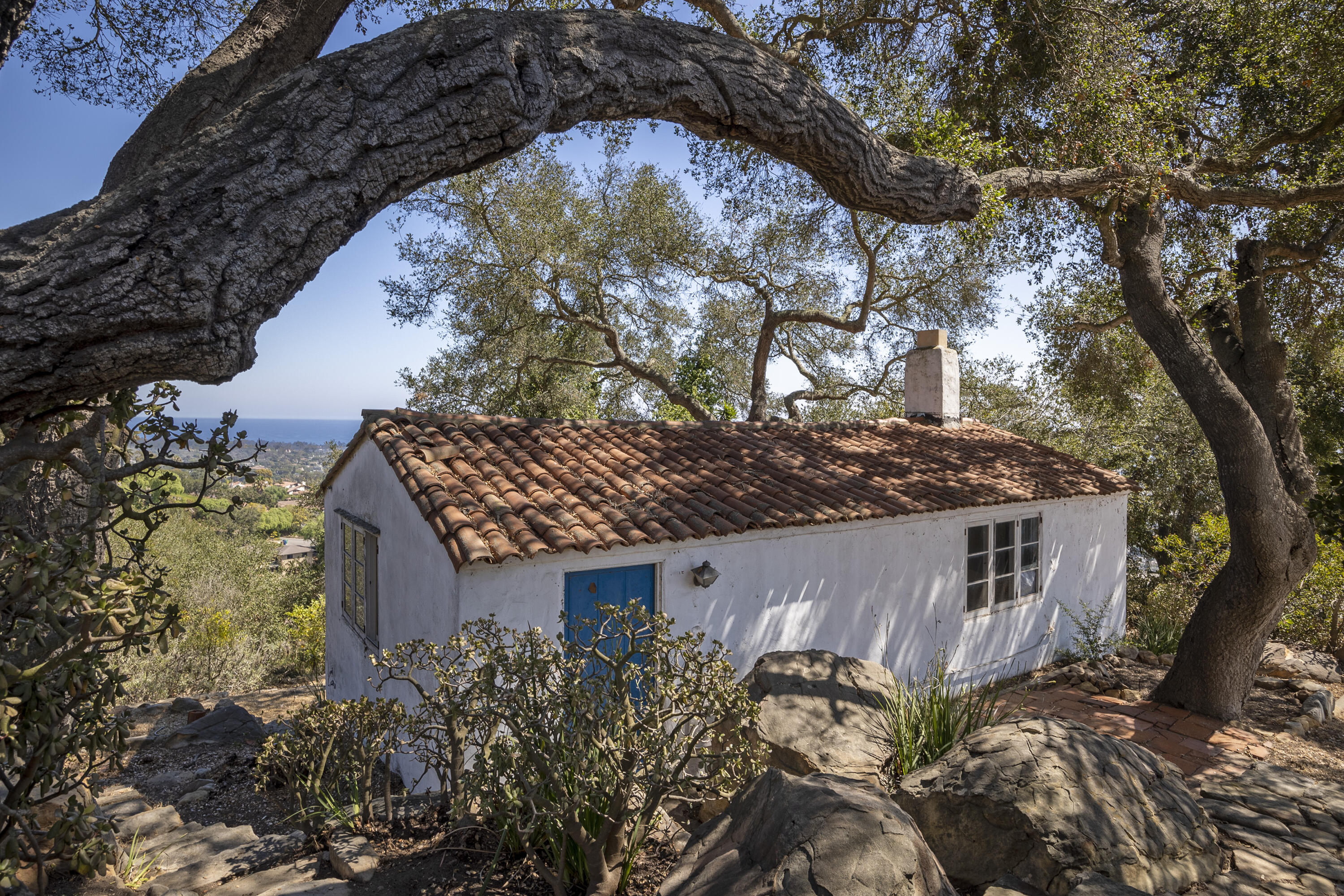 903 Arbolado Road Santa Barbara, CA 93103 - Photo 30 of 33 18