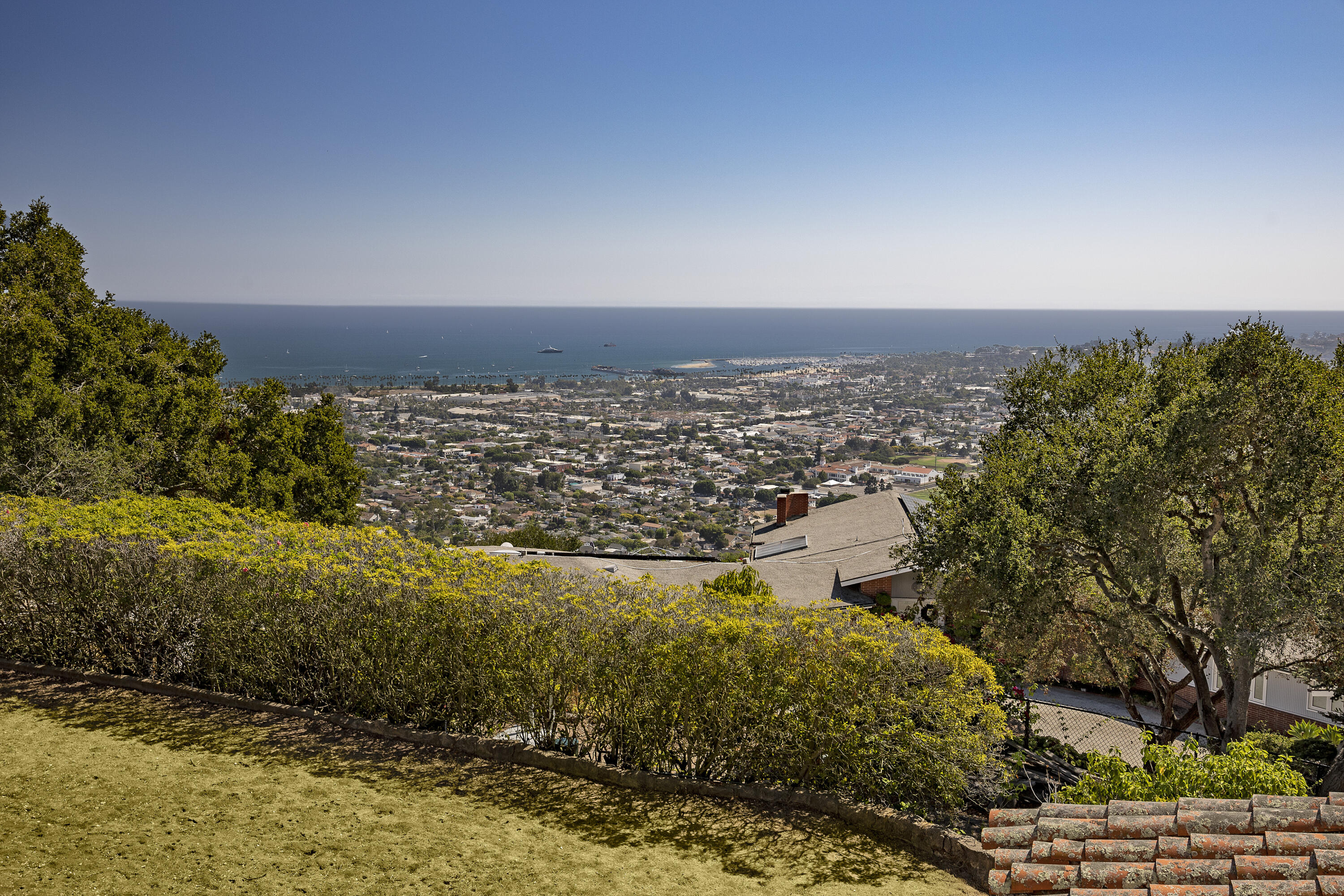 903 Arbolado Road Santa Barbara, CA 93103 - Photo 3 of 33 Grass lawn enhanced for photo