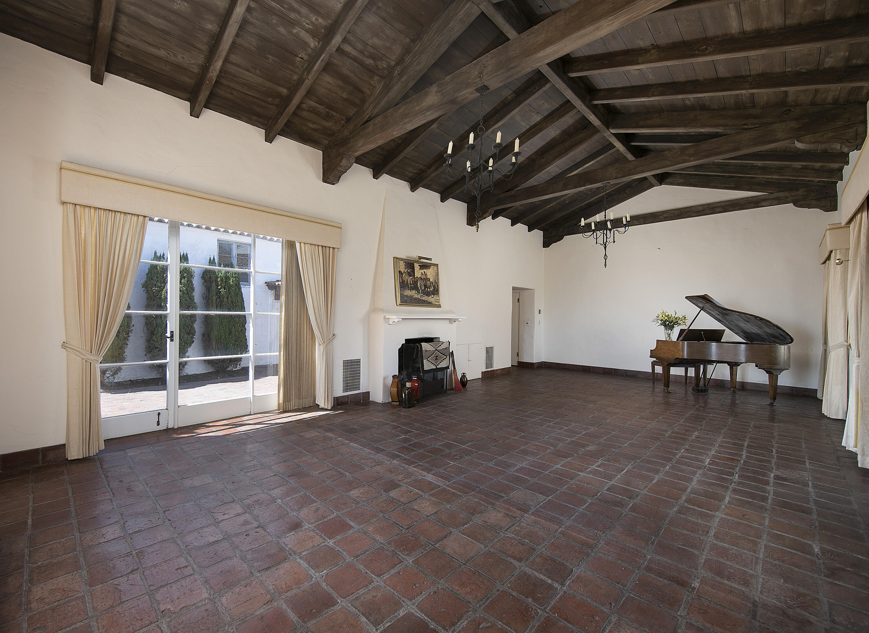 903 Arbolado Road Santa Barbara, CA 93103 - Photo 10 of 33 09