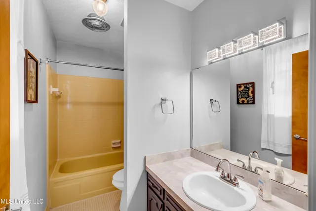 $2,000 | 1204 Londonderry Lane, Ocean Springs, MS 39564