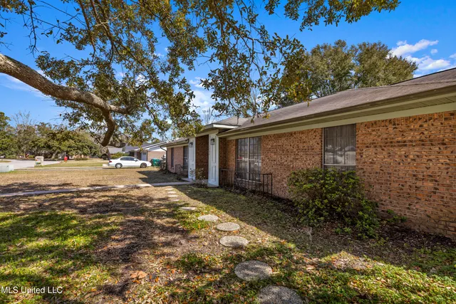 $2,000 | 1204 Londonderry Lane, Ocean Springs, MS 39564