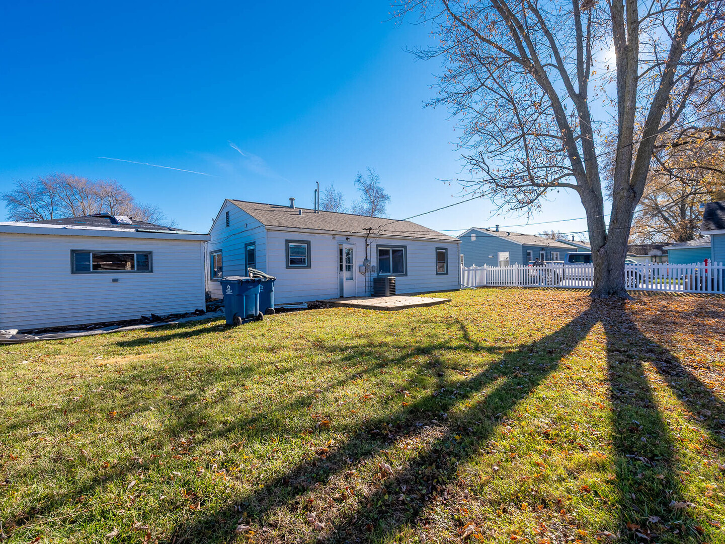 1621 Inner Cir Drive Crest Hill, IL 60403 - Photo 9 of 9 a view of a house with a yard