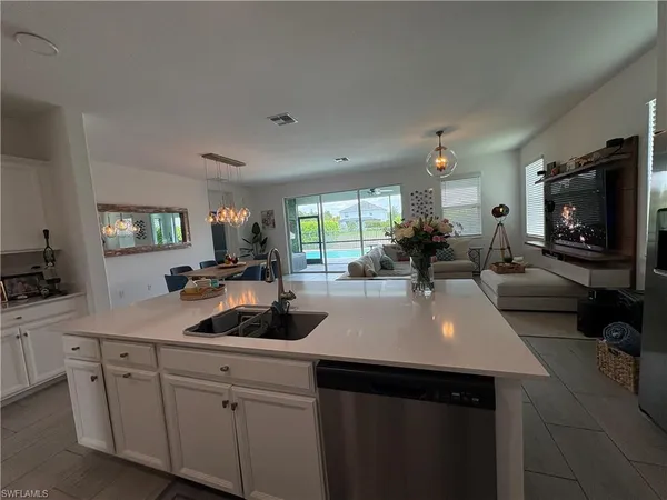 $4,100 | 2458 Orchard Street, Naples, FL 34120