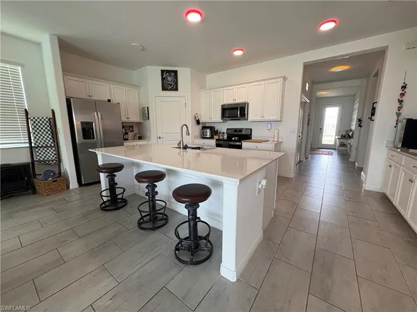 $4,100 | 2458 Orchard Street, Naples, FL 34120