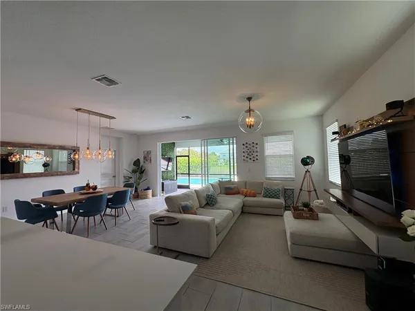 $4,100 | 2458 Orchard Street, Naples, FL 34120