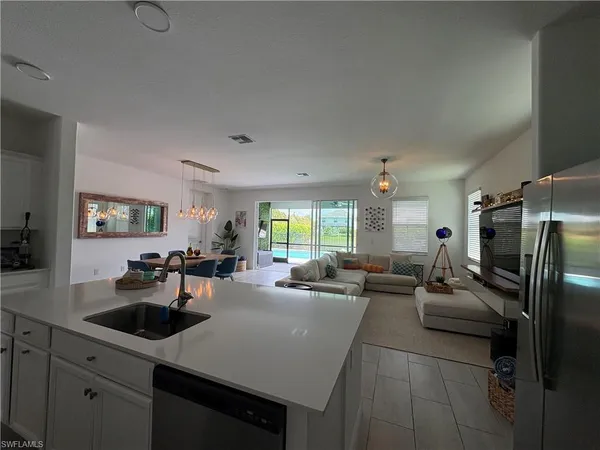 $4,100 | 2458 Orchard Street, Naples, FL 34120