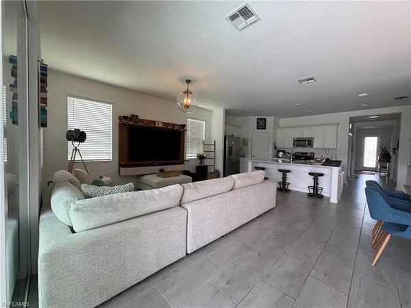 $4,100 | 2458 Orchard Street, Naples, FL 34120