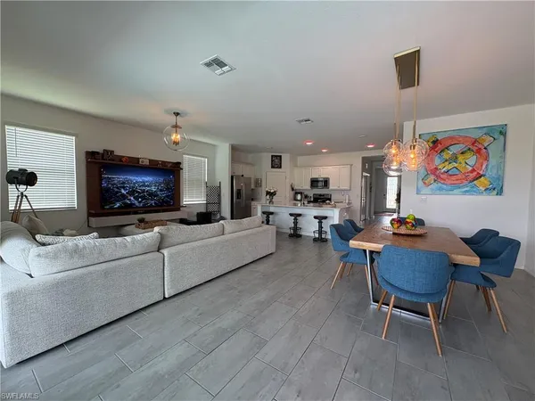 $4,100 | 2458 Orchard Street, Naples, FL 34120