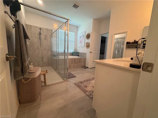 $4,100 | 2458 Orchard Street, Naples, FL 34120