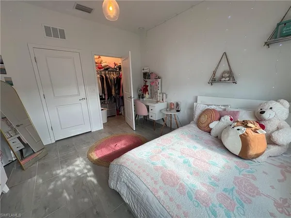 $4,100 | 2458 Orchard Street, Naples, FL 34120