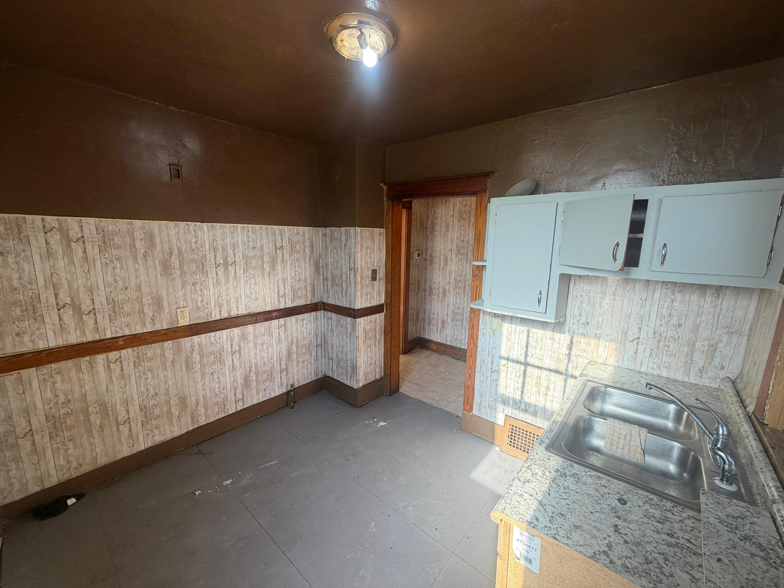 809 Pierce Street Gary, IN 46402 - Photo 5 of 21 3000x2250
