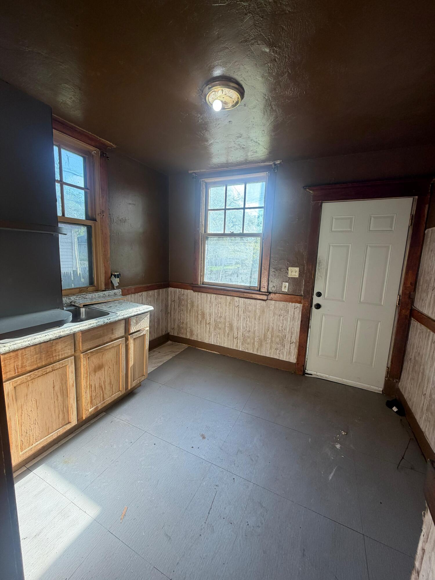 809 Pierce Street Gary, IN 46402 - Photo 6 of 21 1500x2000