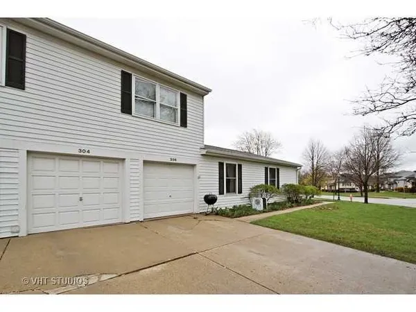 $2,400 | 304 Creekside Drive, Unit 304, Vernon Hills, IL 60061