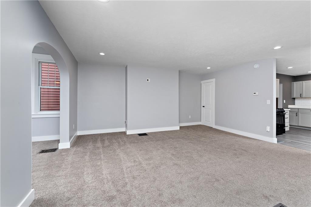653 Evergreen Road Pittsburgh, PA 15209 - Photo 8 of 25 Gallery Image 8
