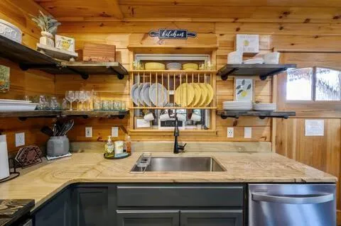 $350,000 | 209 Pinyon Road, Broken Bow, OK 74728