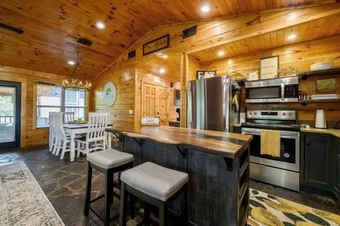 $350,000 | 209 Pinyon Road, Broken Bow, OK 74728