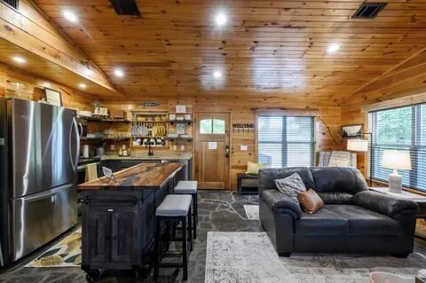 $350,000 | 209 Pinyon Road, Broken Bow, OK 74728