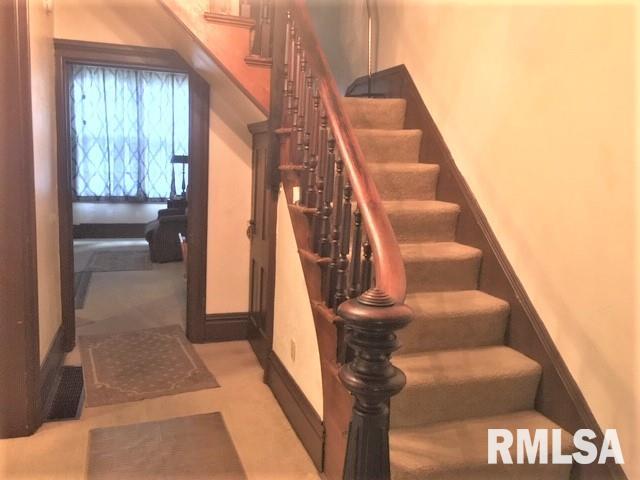 831 North 7th Street Springfield, IL 62702 - Photo 4 of 29