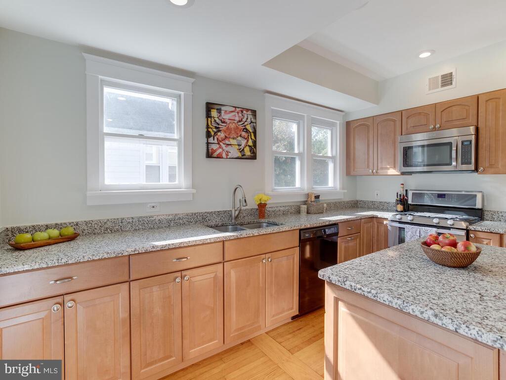 115 Sycamore Road Linthicum, MD 21090 - Photo 14 of 49 stainless steel gas stove w/double oven