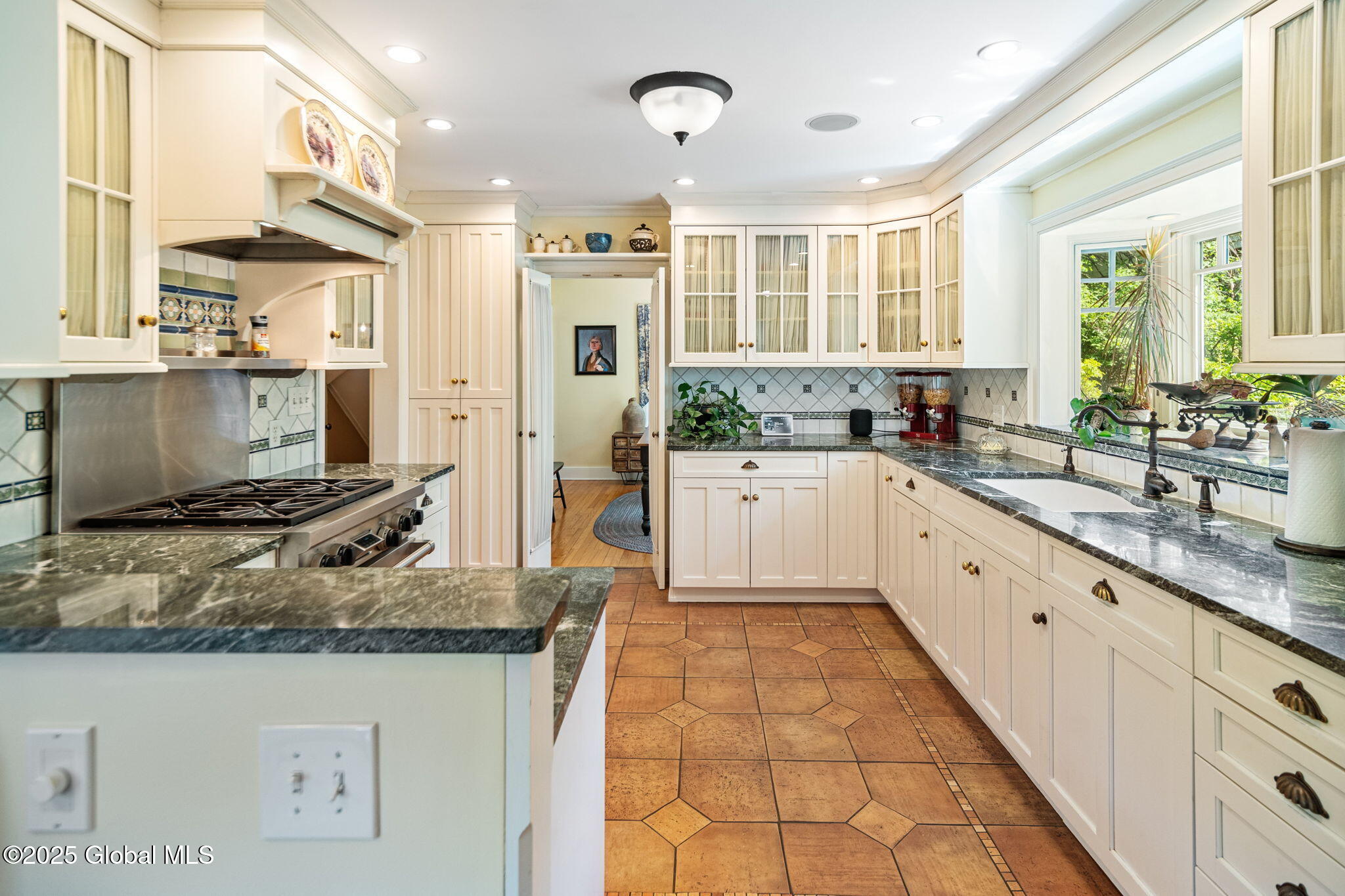 394 Vly Road Colonie, NY 12309 - Photo 13 of 52 main level 8