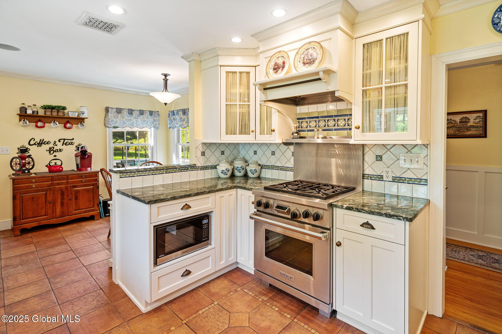 394 Vly Road Colonie, NY 12309 - Photo 15 of 52 main level 10
