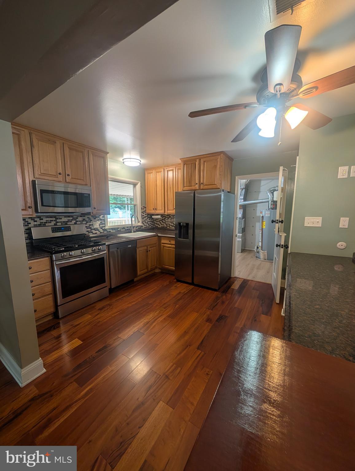 7407 Castle Road Manassas, VA 20109 - Photo 5 of 21 Nice open kitchen