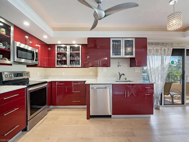 $1,275,000 | 4451 Gulf Shore Boulevard North, Unit 304, Naples, FL 34103