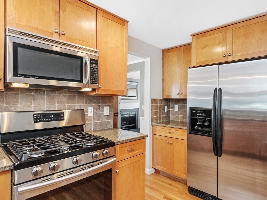 108 Virginia Road Waltham, MA 02453 - Photo 6 of 38