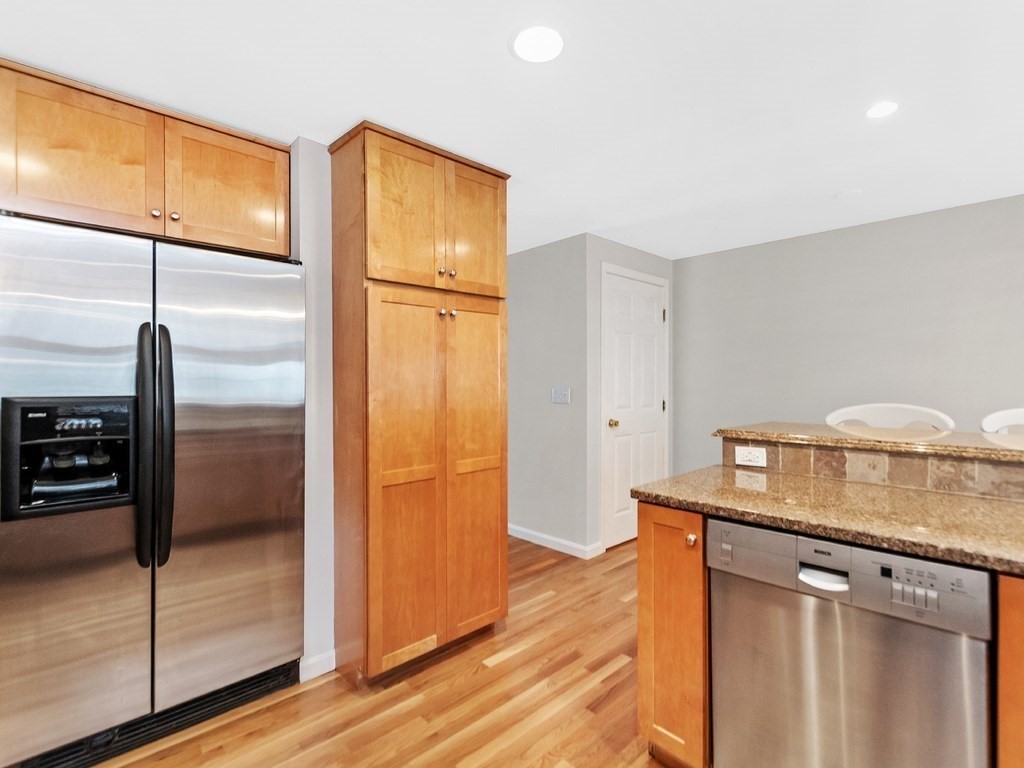 108 Virginia Road Waltham, MA 02453 - Photo 7 of 38