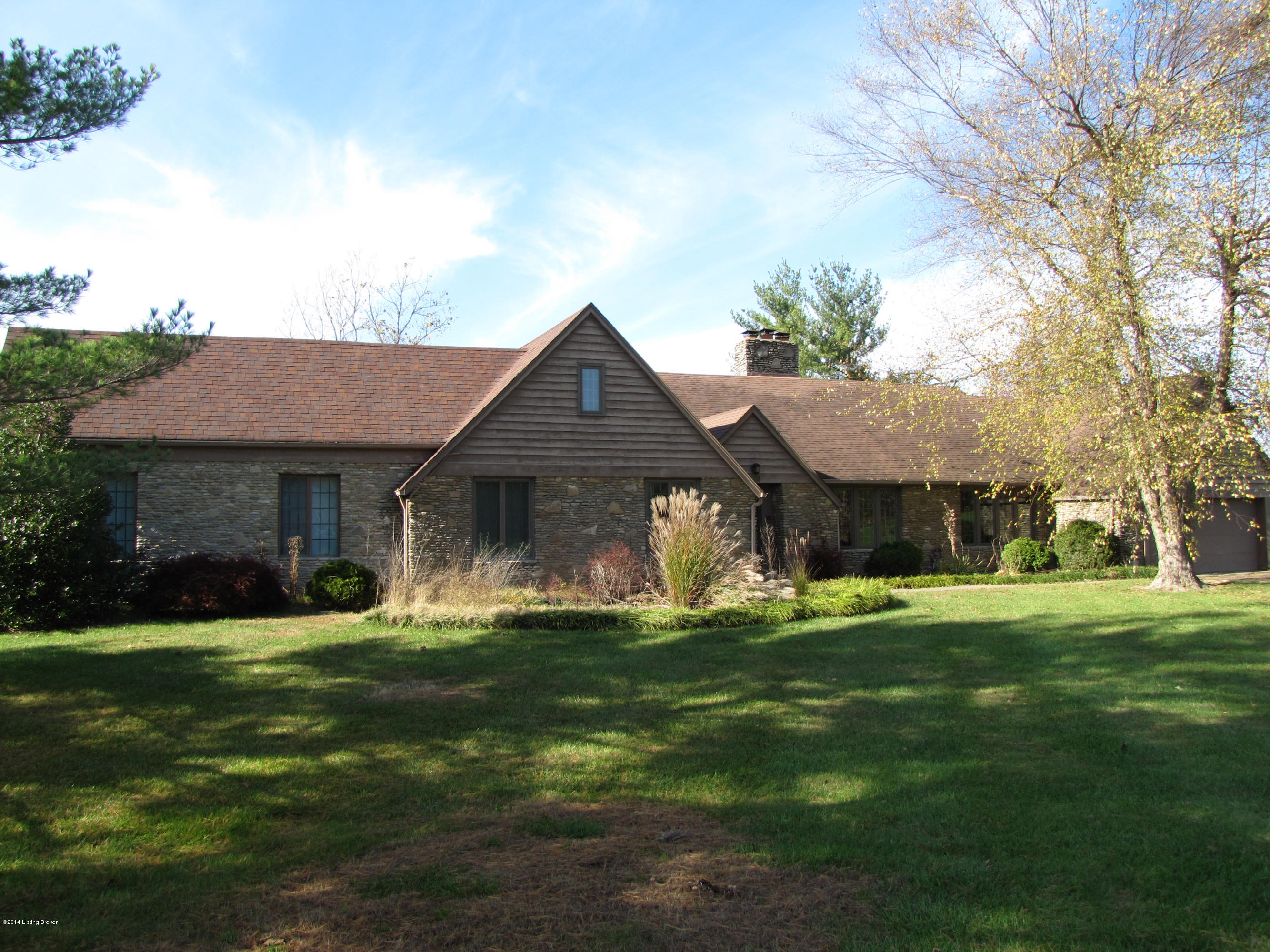 2104 Cardinal Harbour Road Prospect, KY 40059 - Photo 43 of 68 Fantastic natural light throughout the home – panoramic unobstructed river views along the entire back of the home; Home is decorated with neutral tones throughout