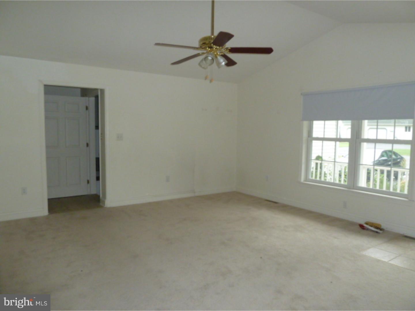 103 Treetop Road Harrington, DE 19952 - Photo 7 of 25 Living Room
