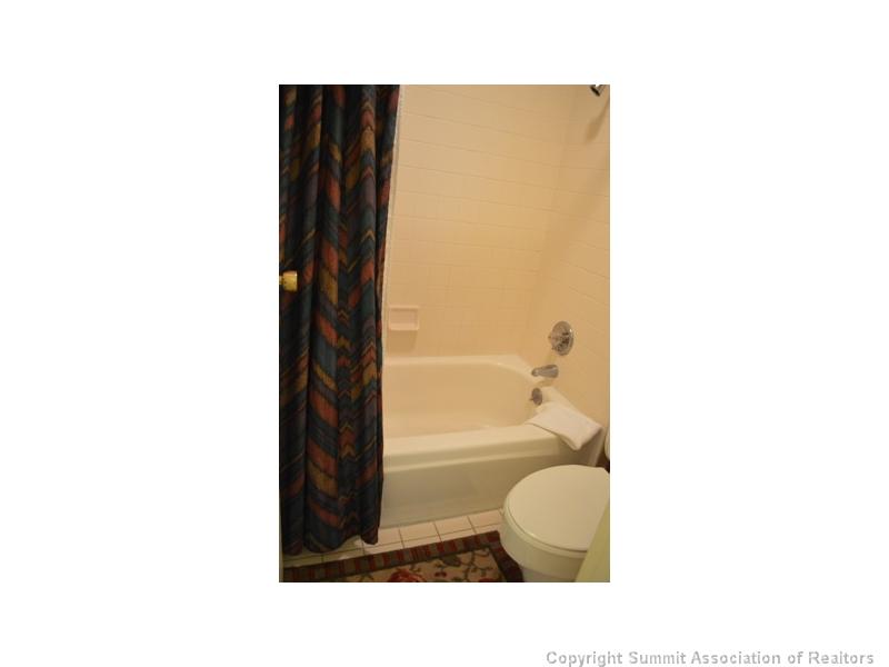 1937 Soda Ridge Road, Unit 1127 Keystone, CO 80435 - Photo 10 of 25 Bathroom. Main level bathroom.